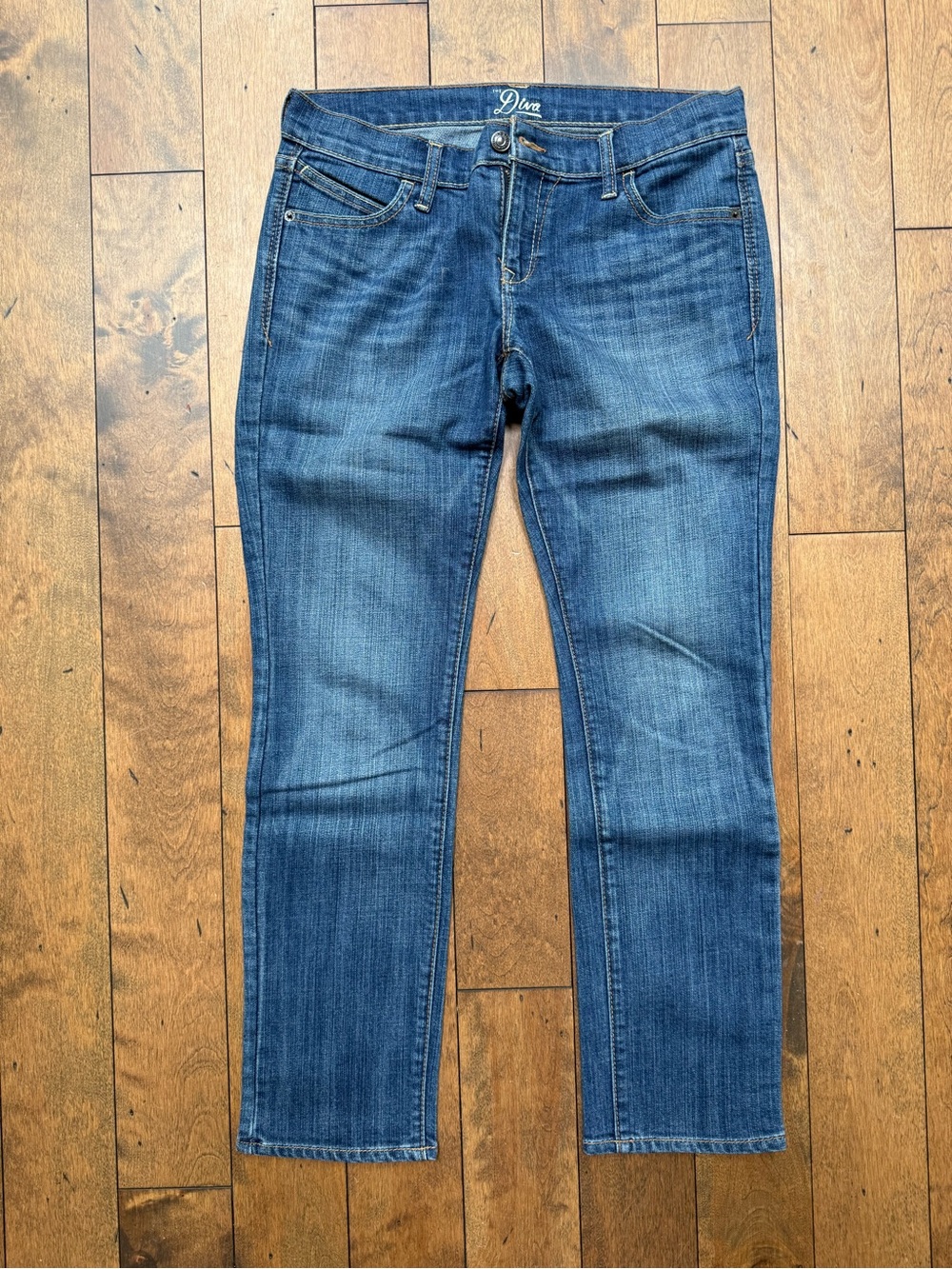 Old Navy Diva Straight Leg Jeans in Dark Blue Wash size 6 short